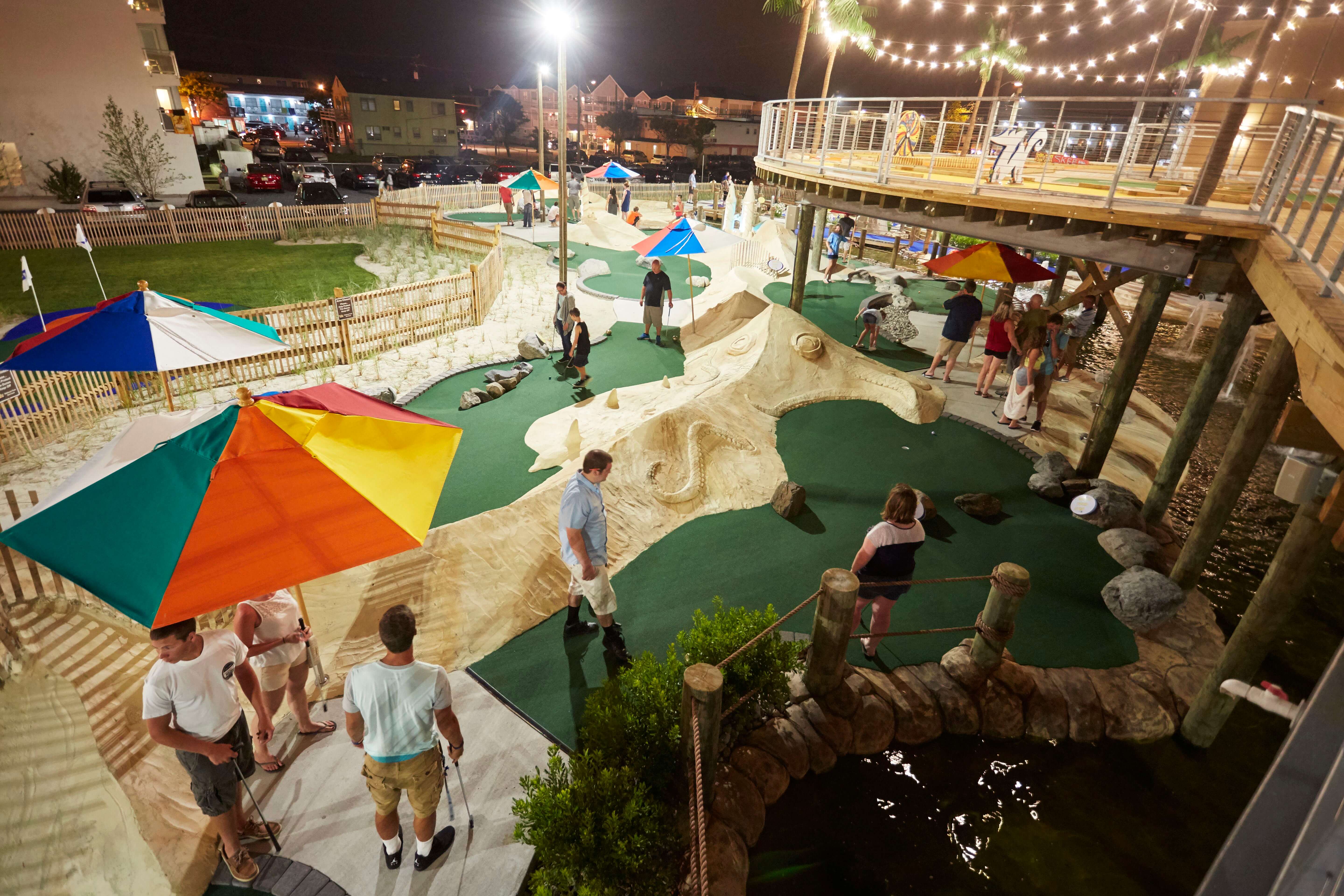 Starlux Mini Golf | Morey's Piers
