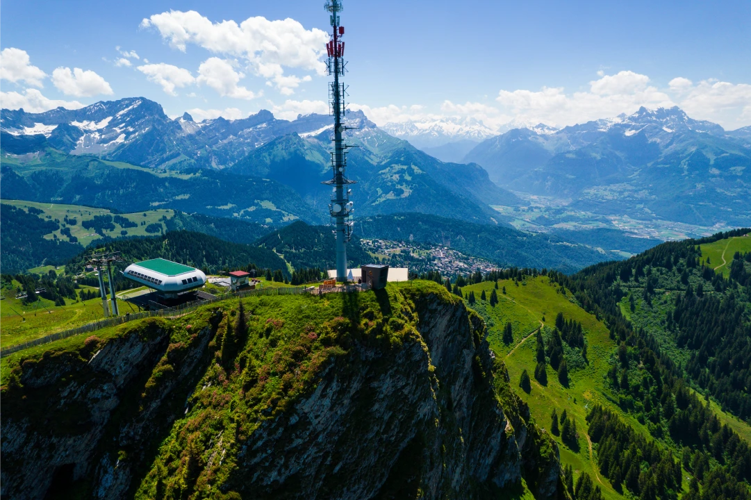 CTA Cabane Des Sens View of Grand Chamossaire and Dents Du Midi