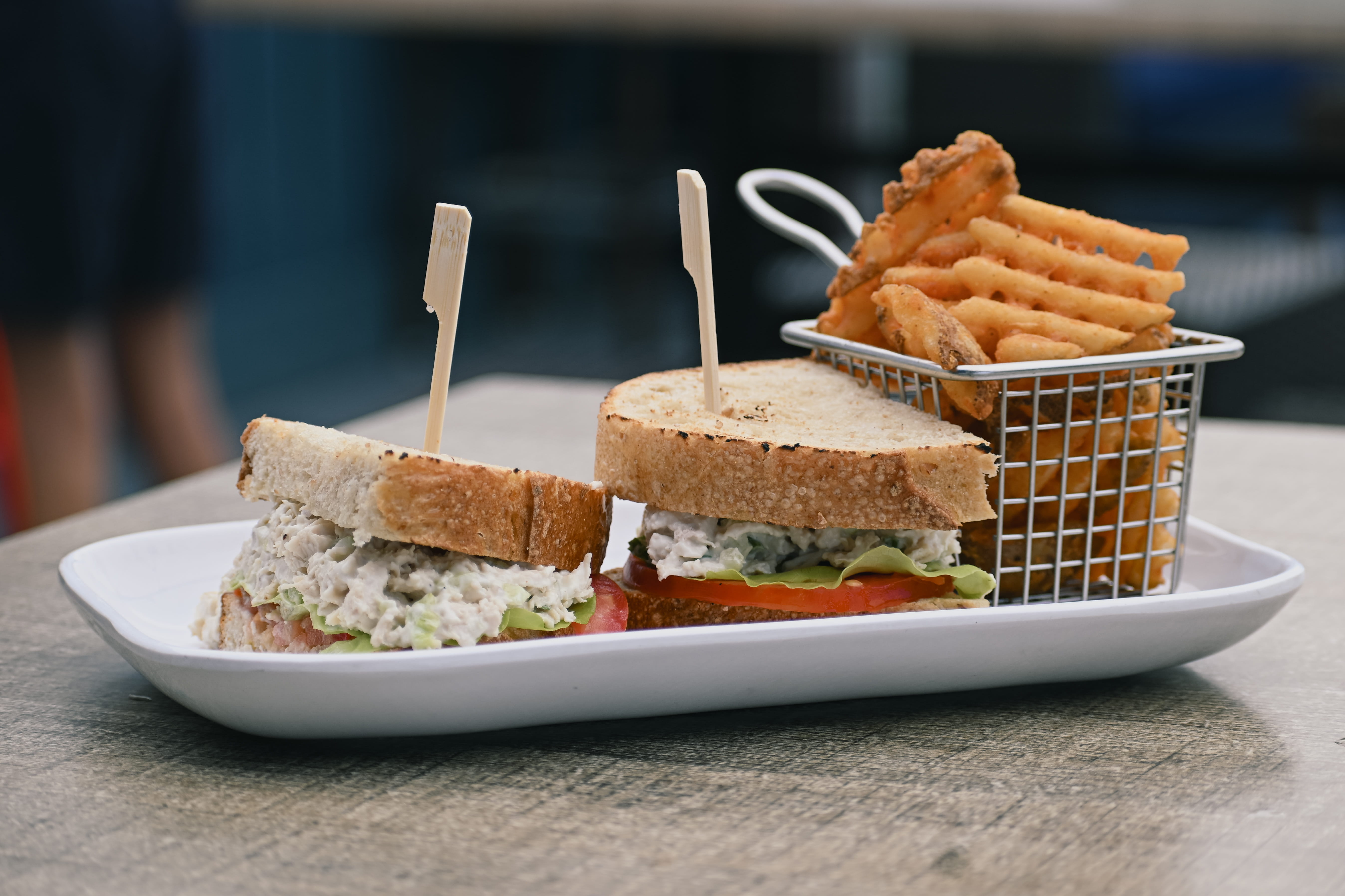 Larissa Veronica Heather Moreys July16 36 (1)