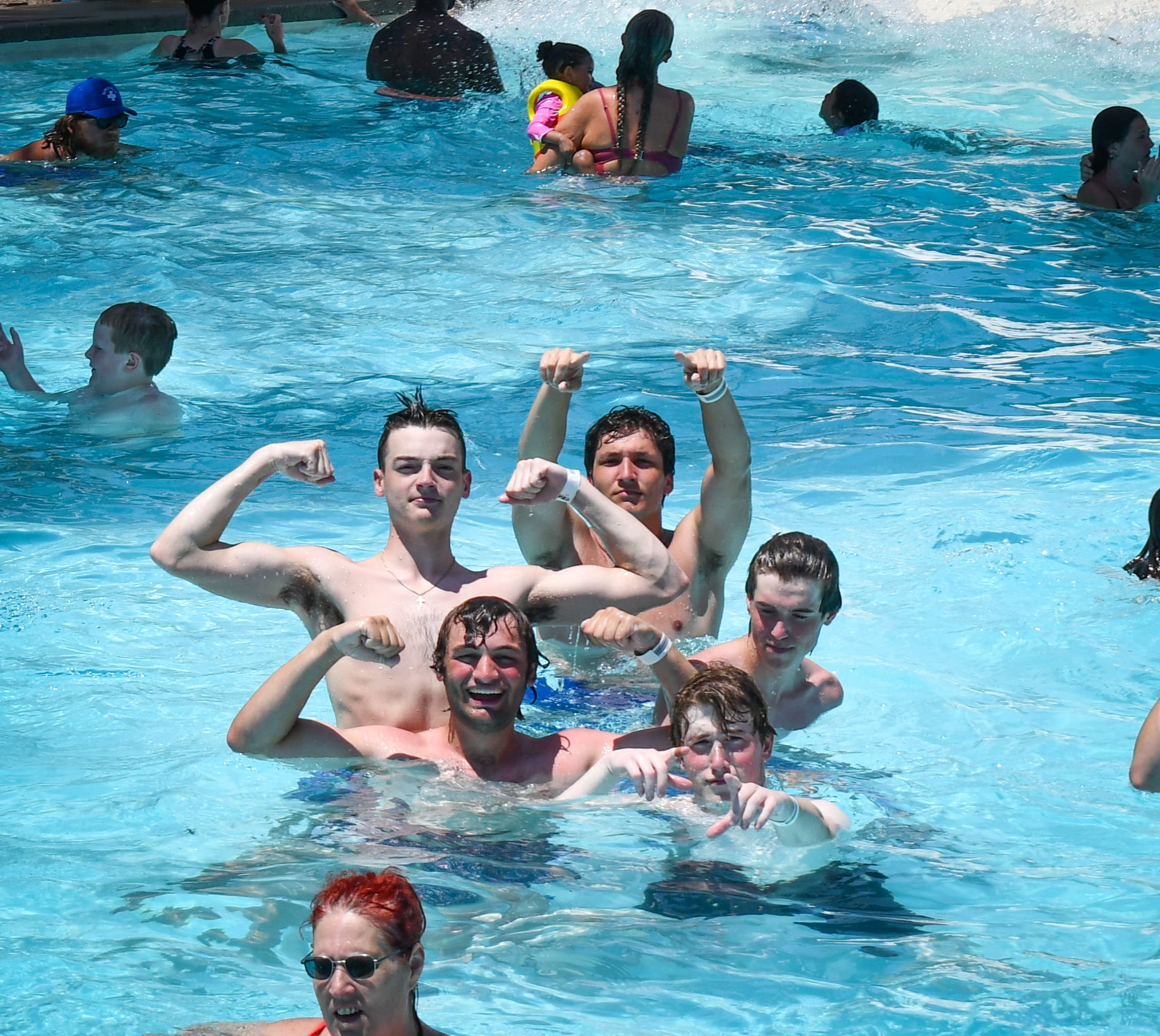 Larissa Veronica Heather Jun10 222 (1)